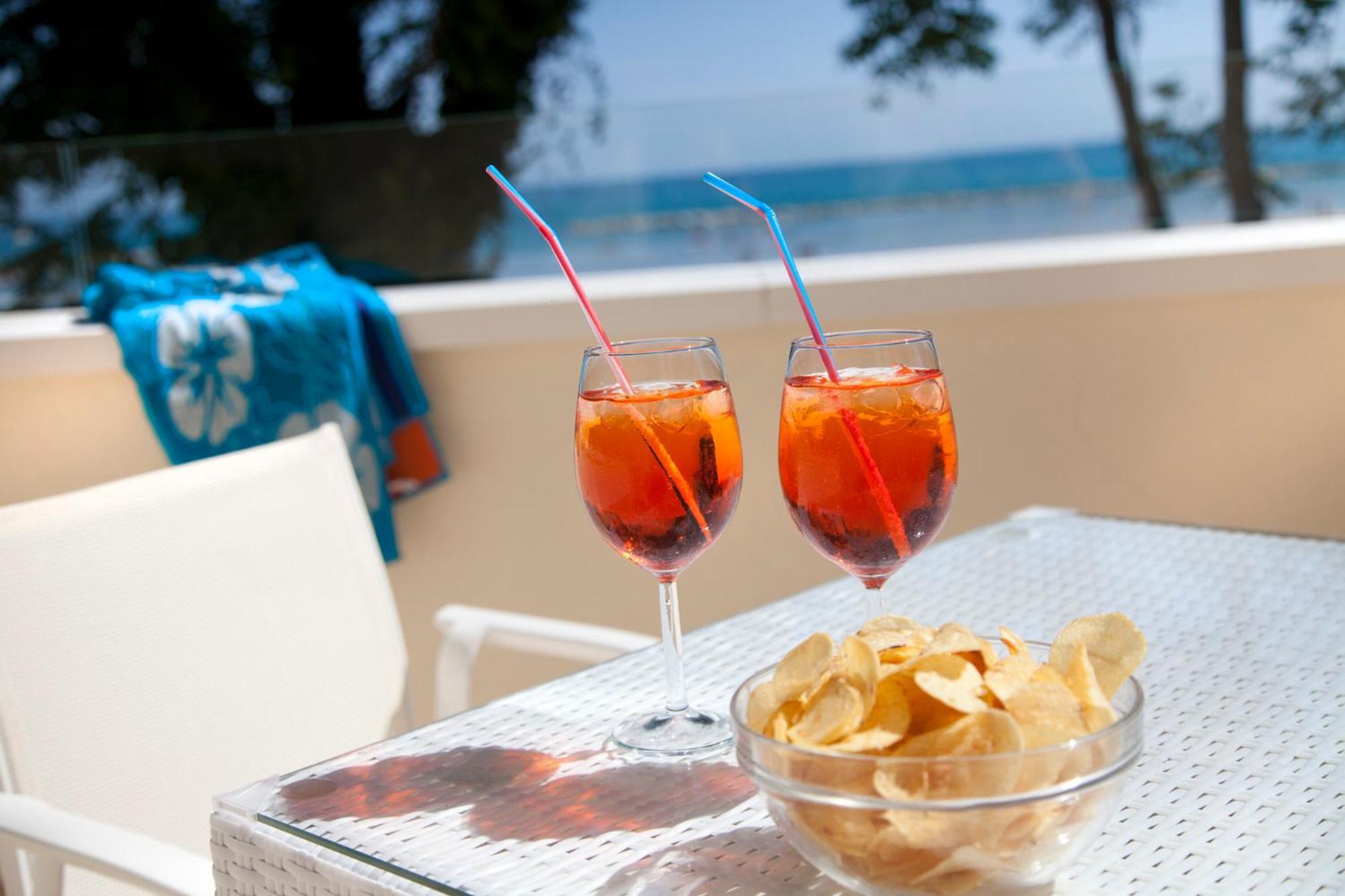 Marina Beach Suite Hotel Rimini Exterior foto