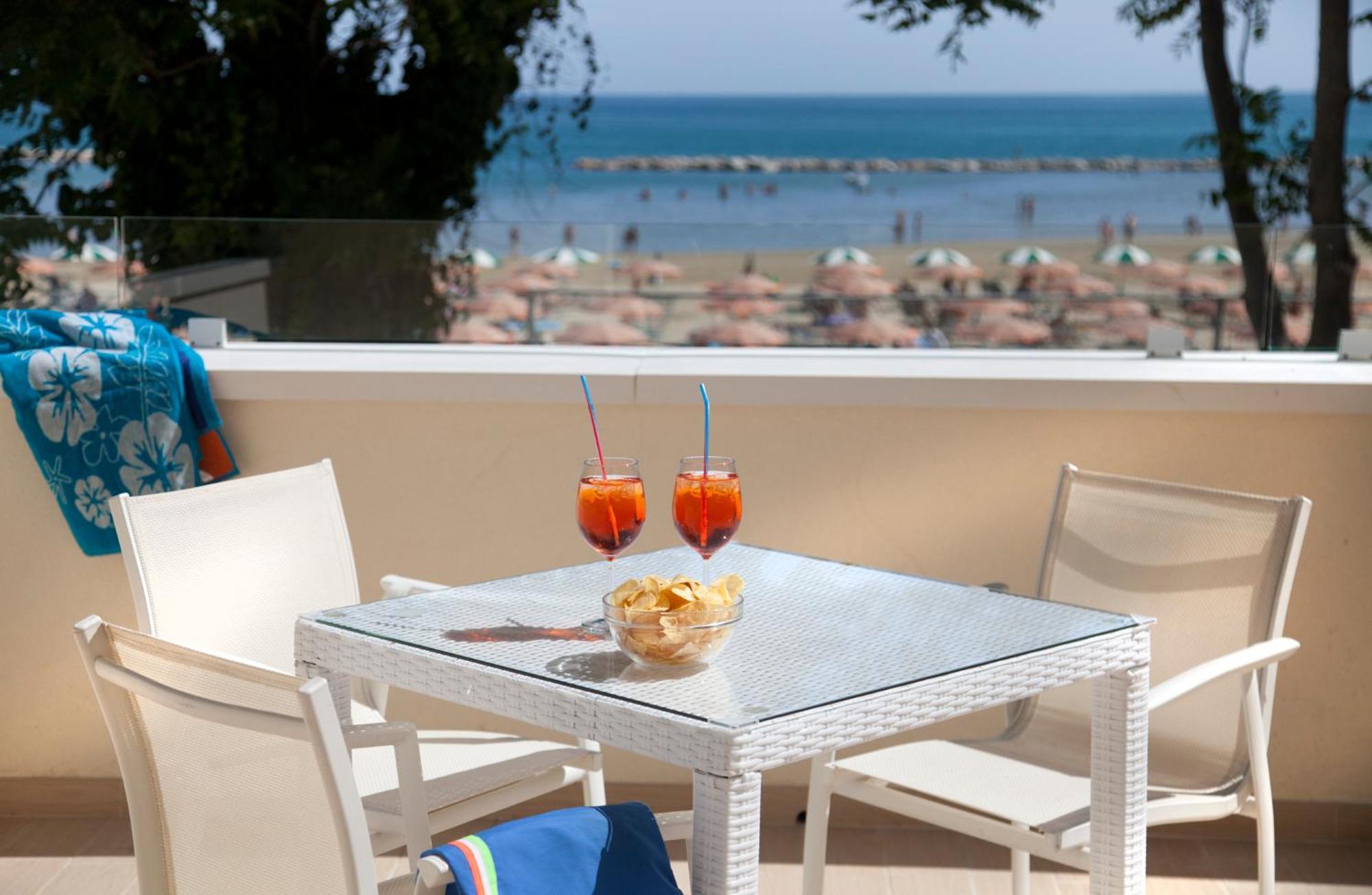 Marina Beach Suite Hotel Rimini Exterior foto