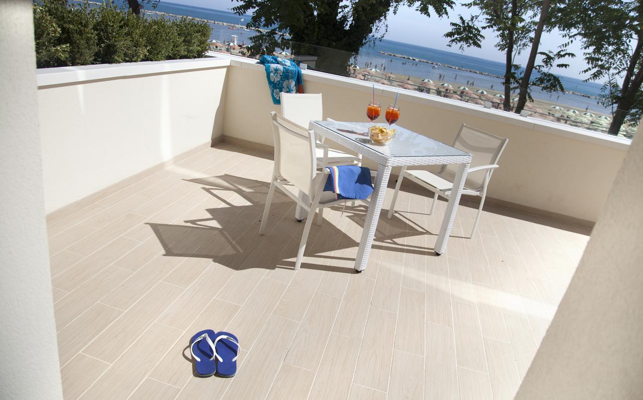 Marina Beach Suite Hotel Rimini Exterior foto